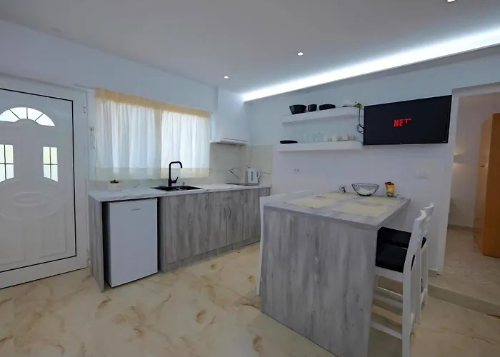 아파트 Thea Sarandë